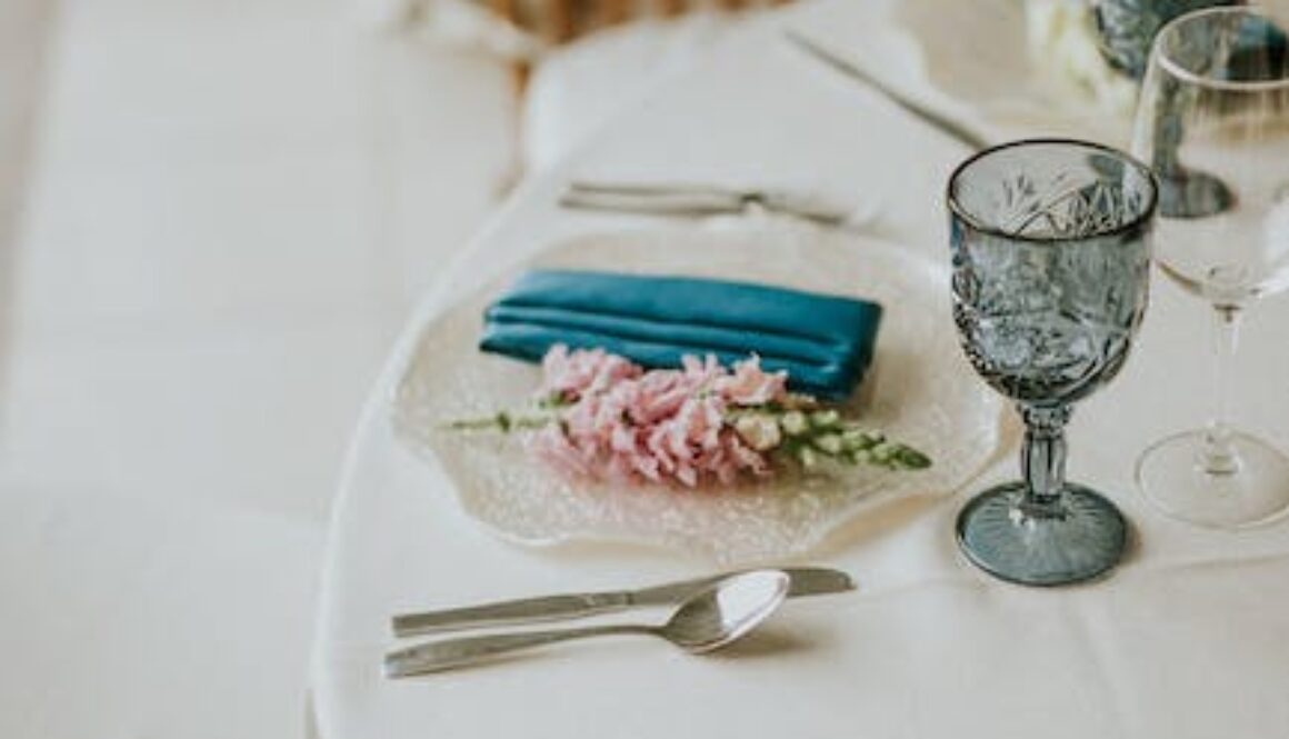 Tips on choosing the right photographer for your wedding